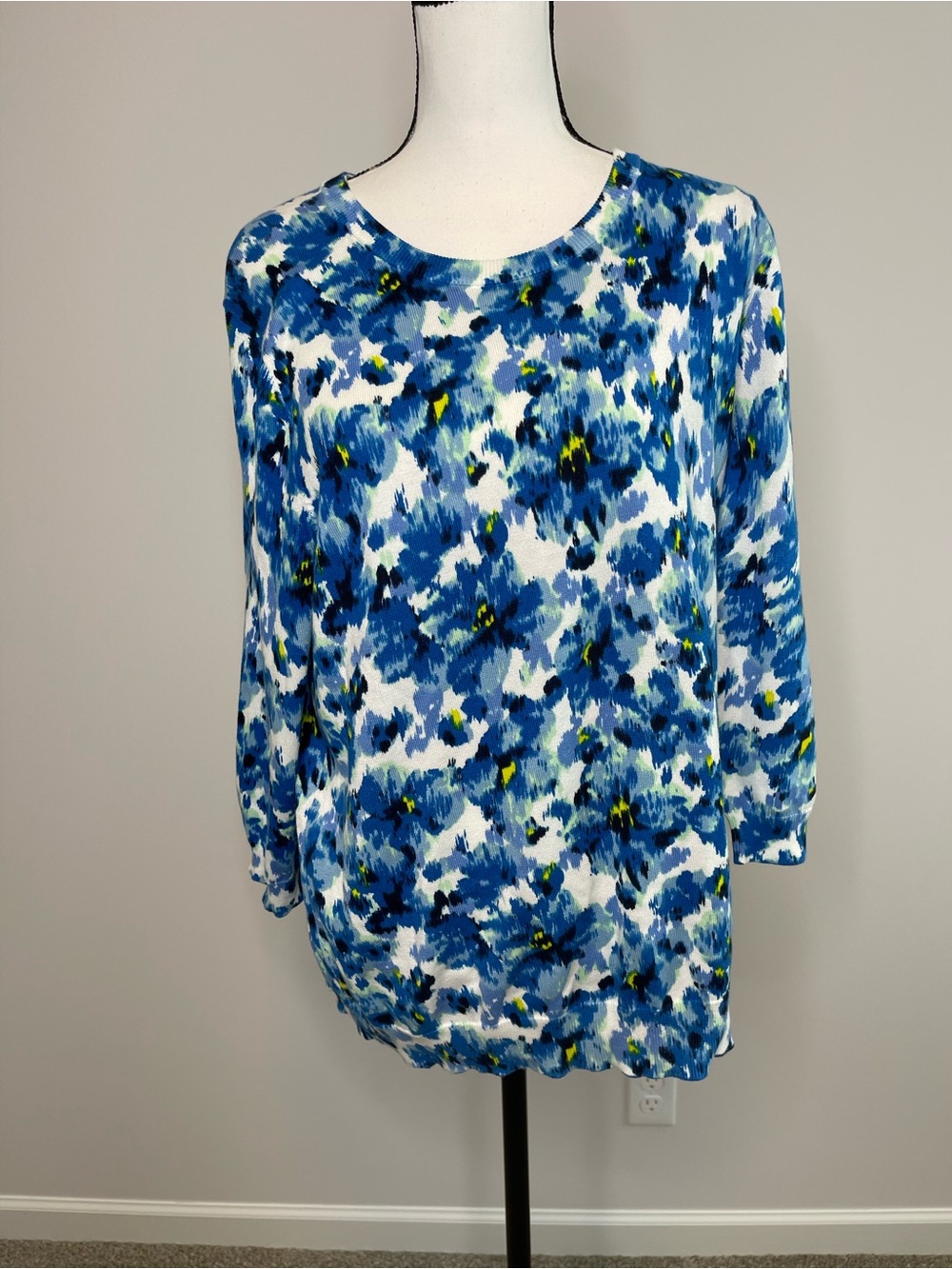Lands' End new with tags size 14W blue floral sweater watercolor 3/4 sleeves NWT